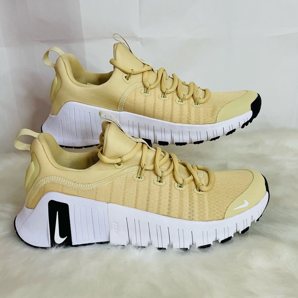 New Nike Free Metcon 6  Men’s size 11 gold